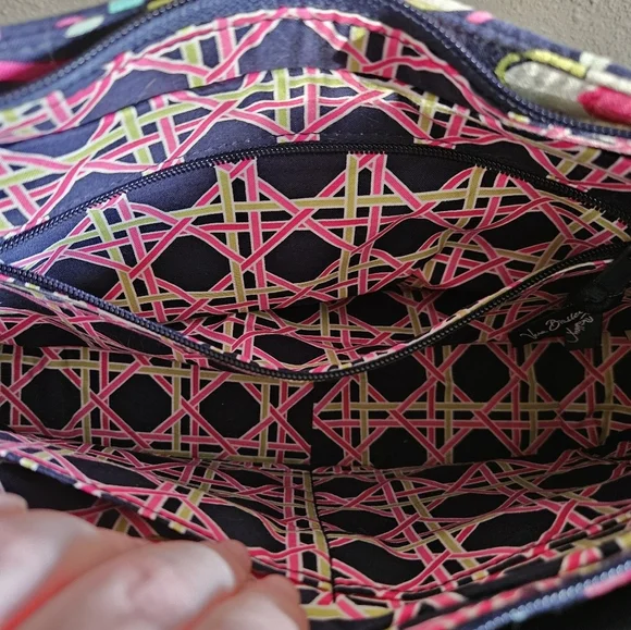 Vera Bradley Floral Quilted Shoulder Bag. - Picture 5 of 10